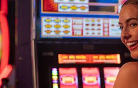 888scorelive Live Casino Baccarat Dealer Myanmar MMK ဖြင့်ကစားနေသောပုံ